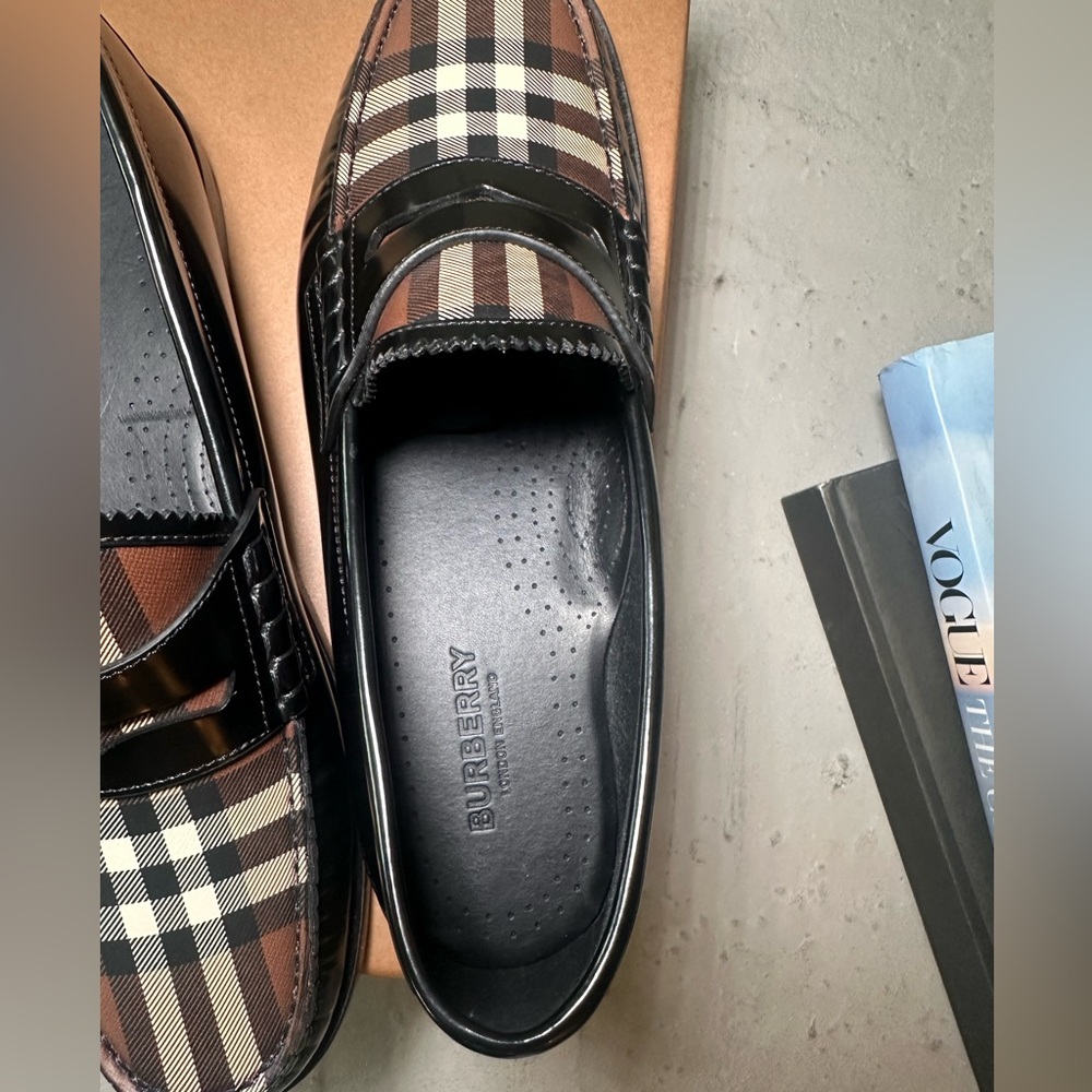 Burberry Shane Men's Black/Beige Checkered Leather Penny Loafers Size 40 or 7 Us - Picture 6 of 10